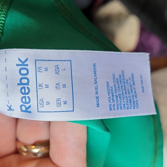 Reebok Play Dry V-neck Pullover Long-sleeved Activewear Top Size M - Picture 5 of 6